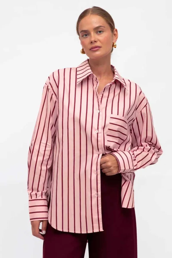 White Closet pink red shirt